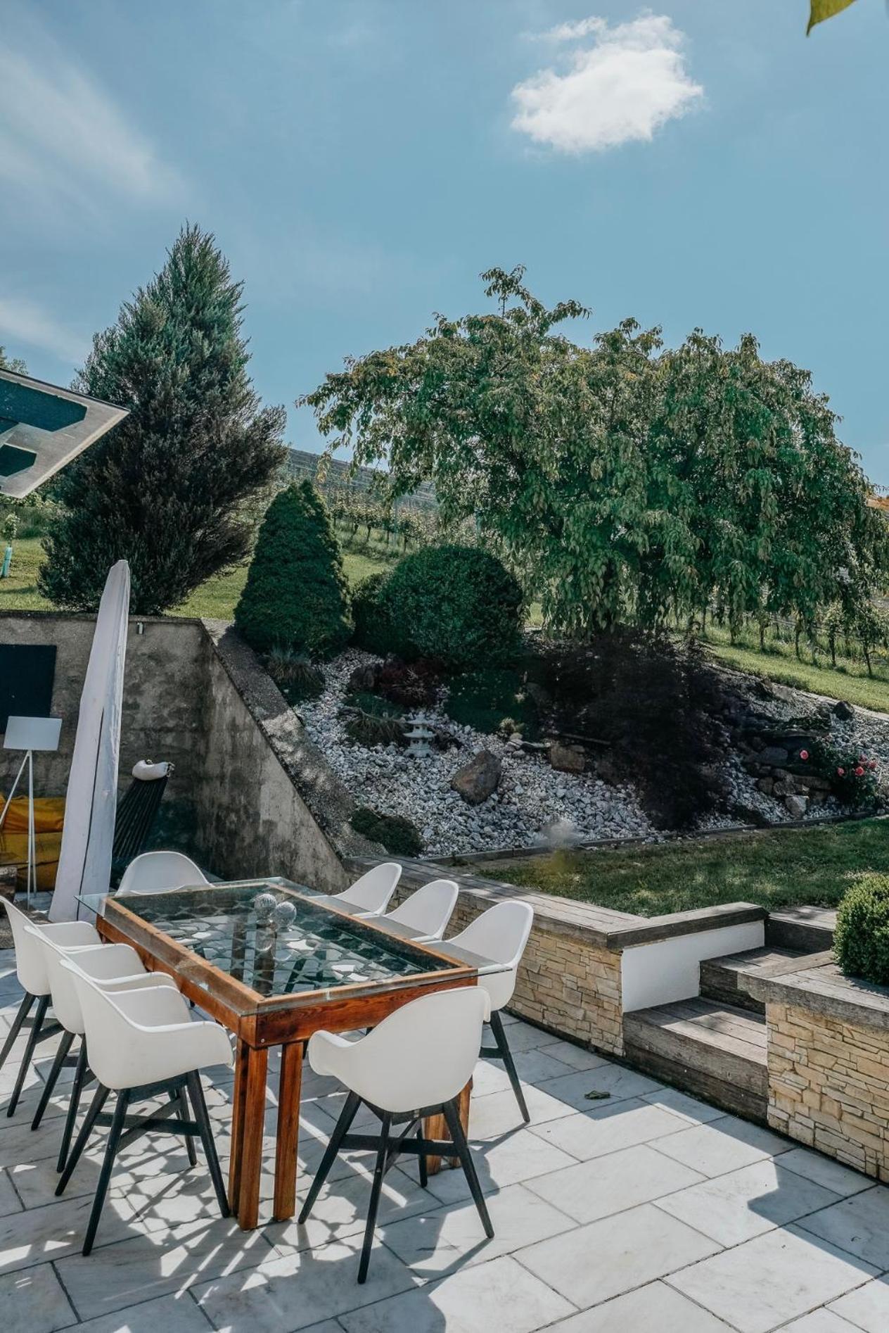 Weingut Holler Chalet Weingarten Spielfeld Bagian luar foto